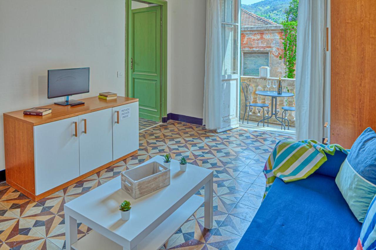 Leone I And Leone II Apartments Леванто Екстер'єр фото